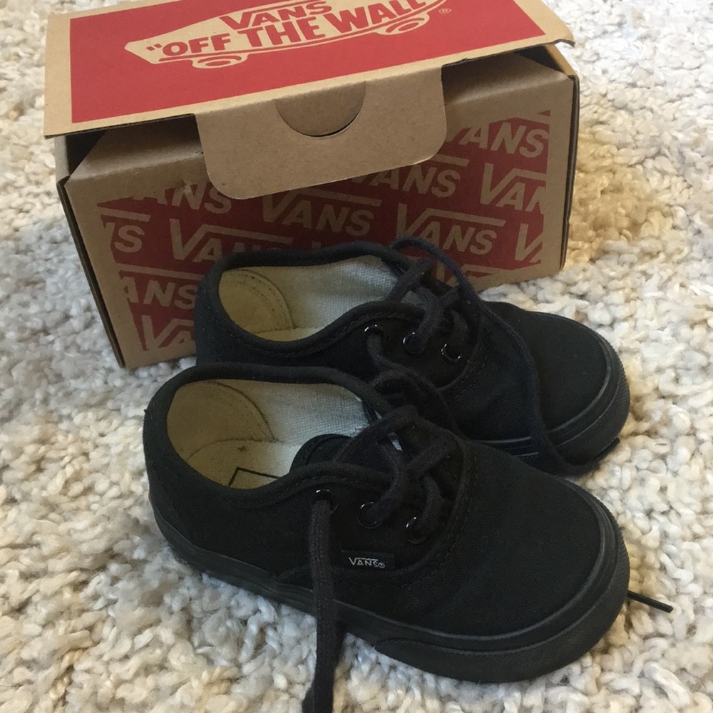 Only worn a couple of times.He has a wide foot.